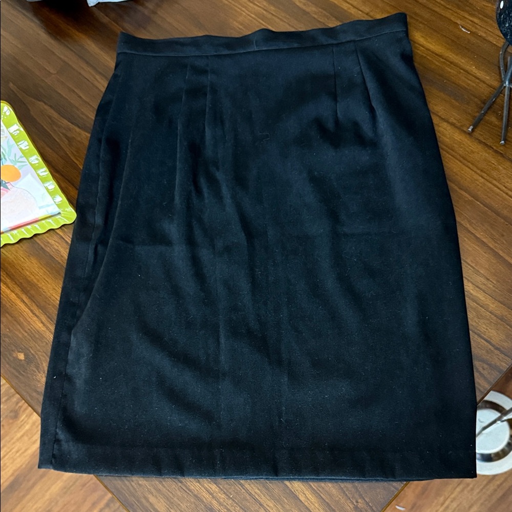 Elegant Black Women's Skirt
